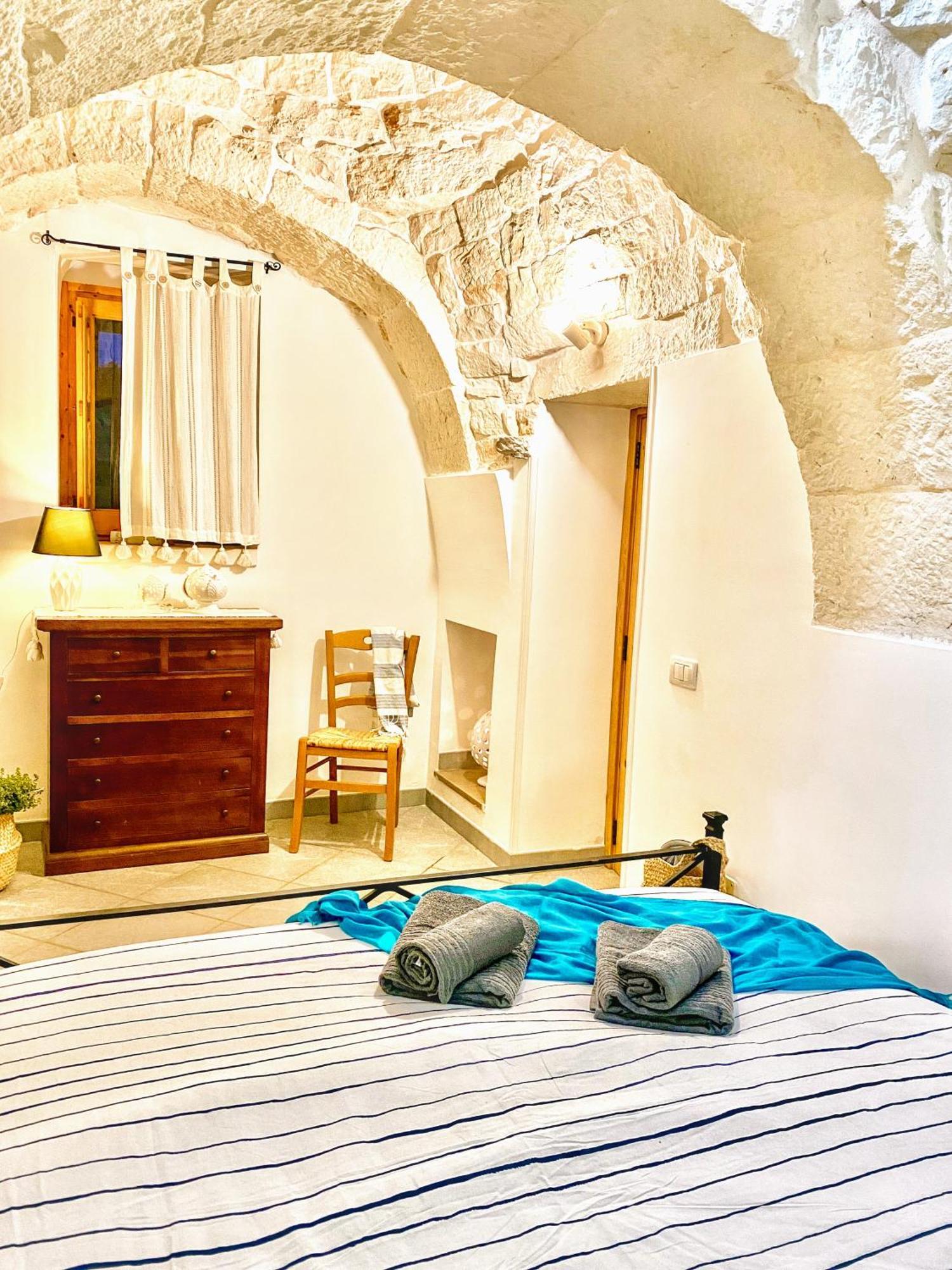 Trulli And Pool - I Cactus Villa Martina Franca Exterior photo