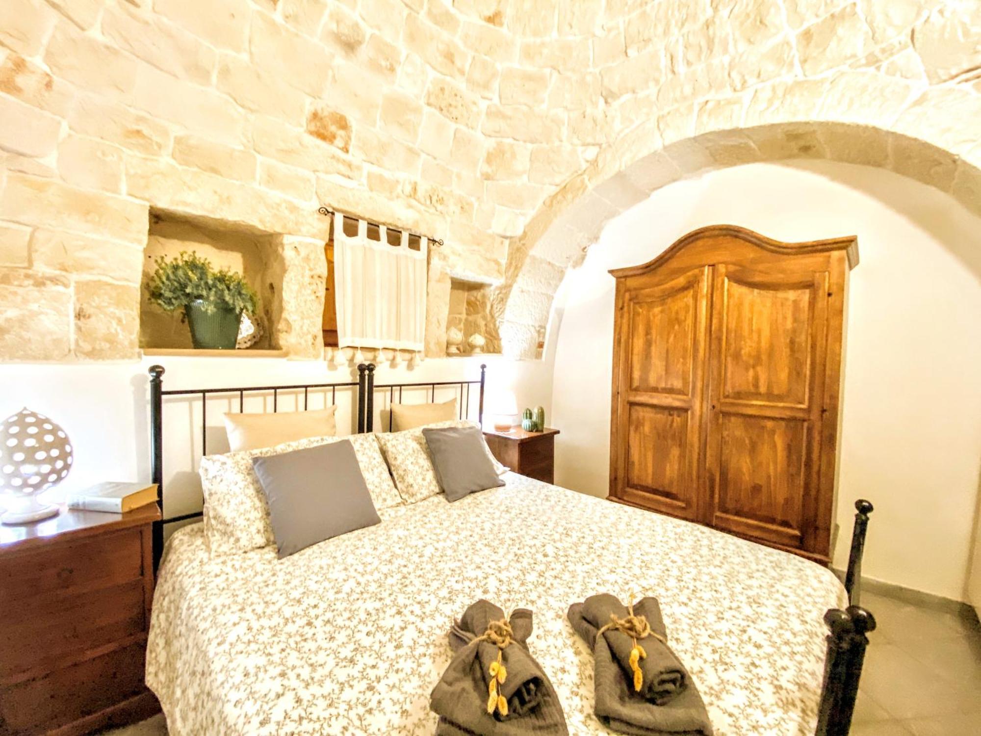 Trulli And Pool - I Cactus Villa Martina Franca Exterior photo
