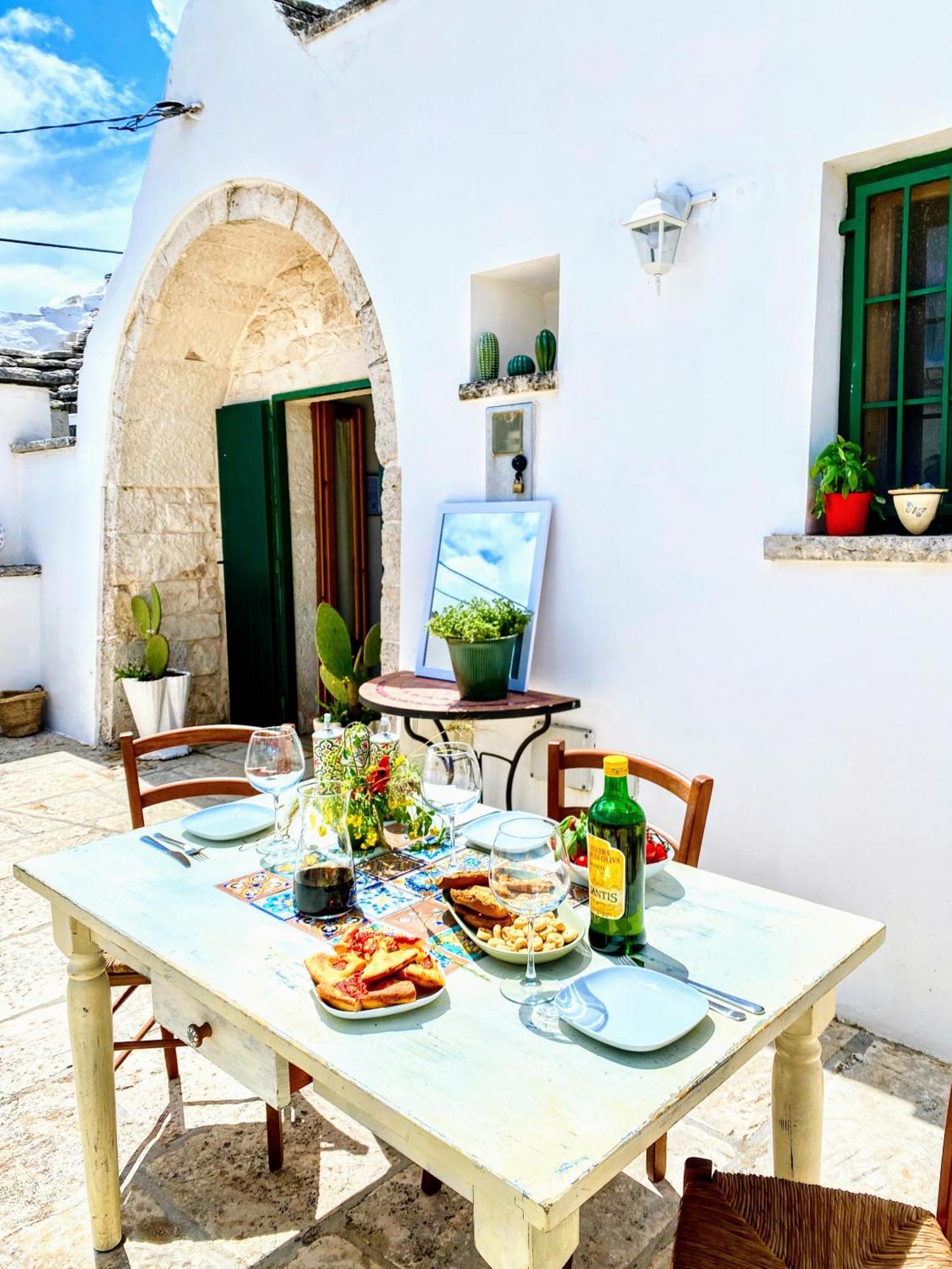 Trulli And Pool - I Cactus Villa Martina Franca Exterior photo